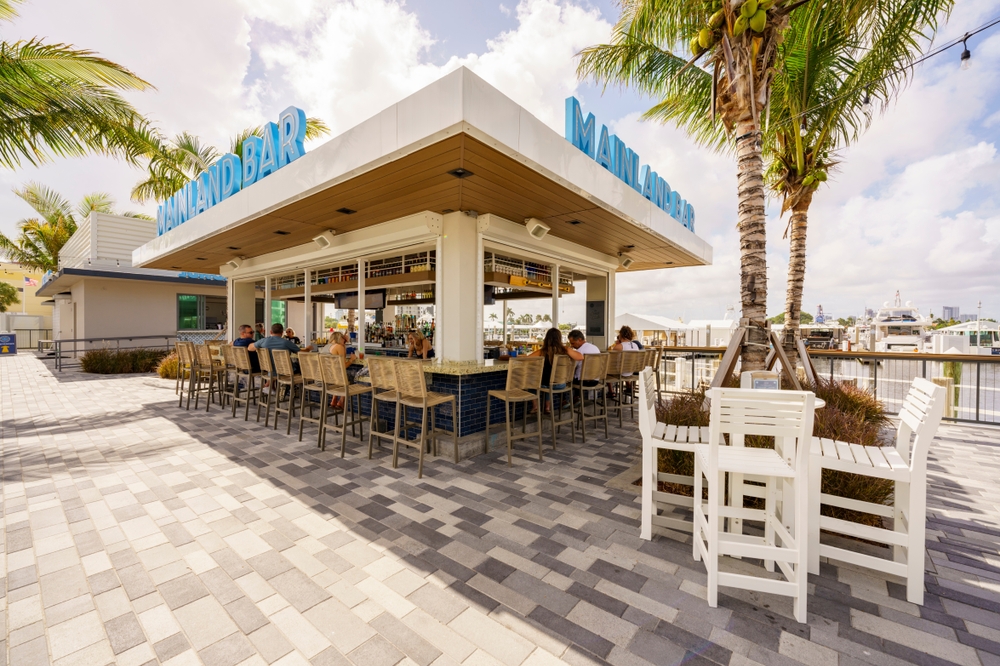 Mainland Bar Fort Lauderdale
